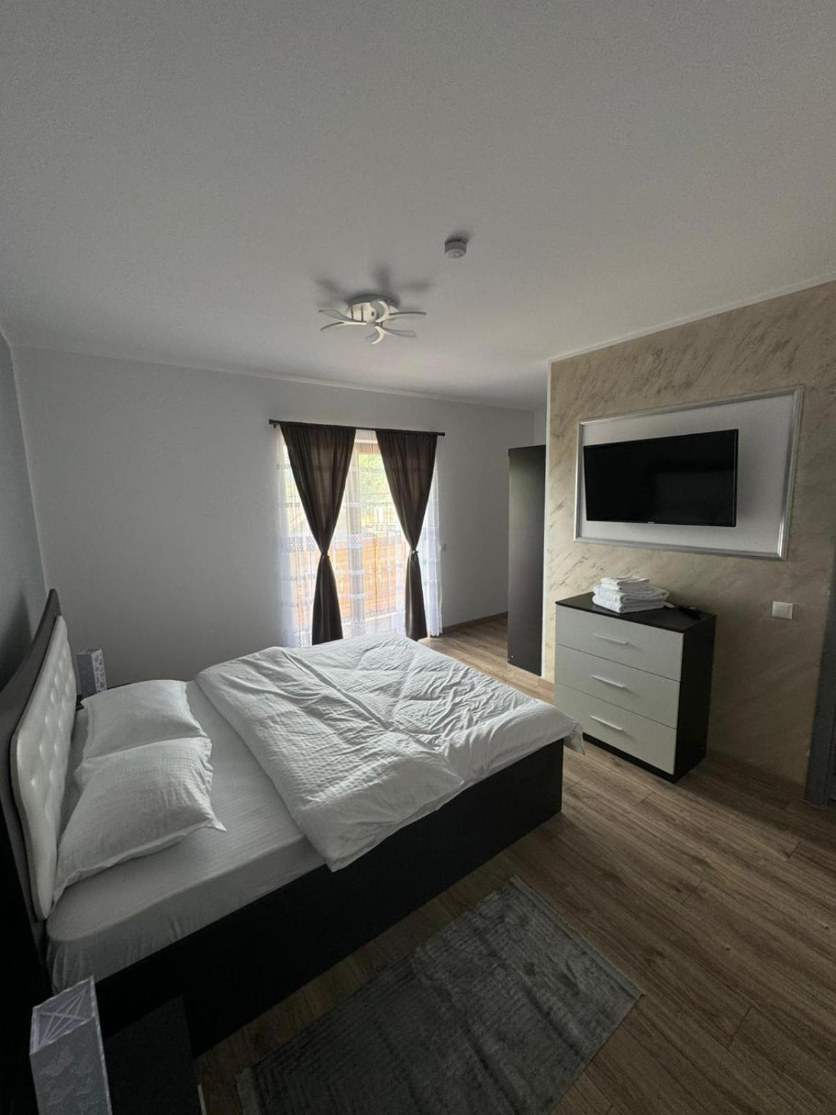 Popasul Din Vale Hotell Moisei Eksteriør bilde